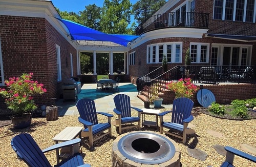 White Stone House | Exquisite Water Front Estate. Pool, Crabbing off private dock and sunset kayaks.