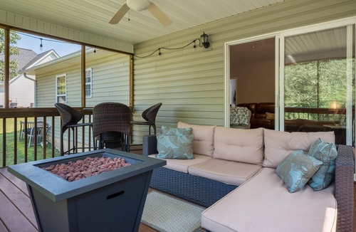 Flintstone House | Extend Your Stay - 10% off 3 Nights or Longer This Summer