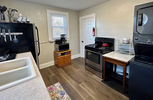 Hickory Apartment | Extended Stay NE Hickory 1 Bedroom 1 Bath, Workspace, Washer Dryer, Duplex Apt.