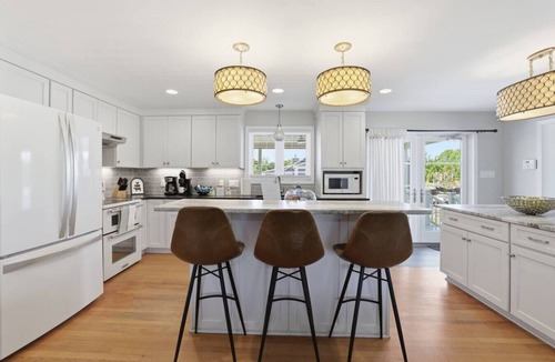 Quinton House | Fairway Farmhouse | Stay & Play Disc Golf Course!