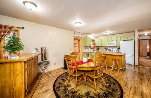 Cimarron Cabin | Fall Colors in Arrowhead! Beautiful Cabin! Deck with Fire Pit & Views!