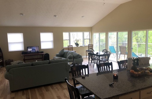 Se Ree House | Falls of Rough Home with a View