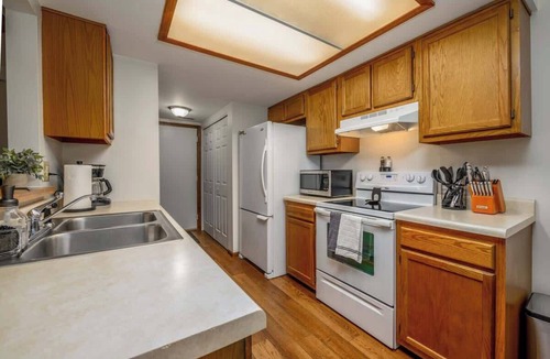 Fort Wayne House | Family-Friendly 2BR Condo w/Private Garage - Minutes from Zoo & Downtown