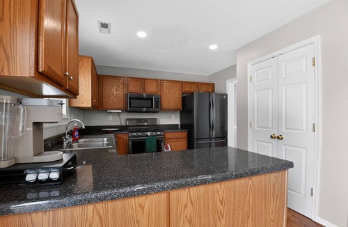 Ampthill House | Family-Friendly 3BR Retreat Near downtown Richmond