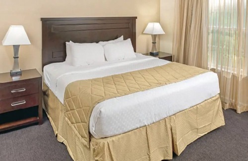 Berkeley Resort | Family Friendly 4 Bedroom Suite @ Greenspring Vacation Resort