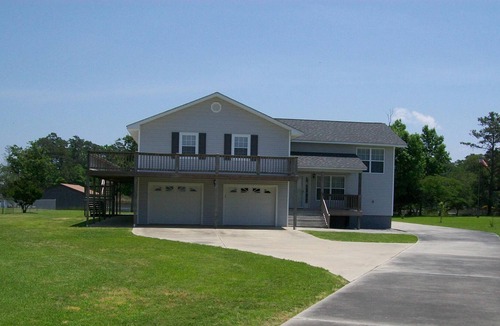 Hobucken House | Family friendly, enjoy fishing, kayaking, boating, crabbing or just relaxing