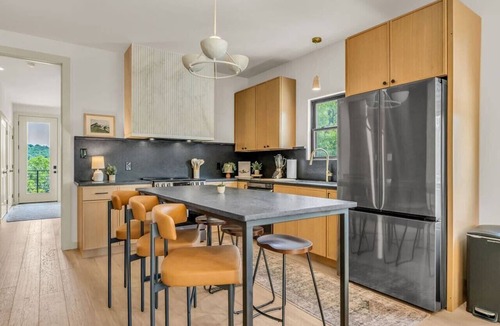 Knoxville Villa | Family Getaway | Theater + Arcade