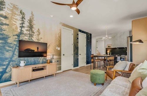 Knoxville Villa | Family Getaway | Theater + Arcade