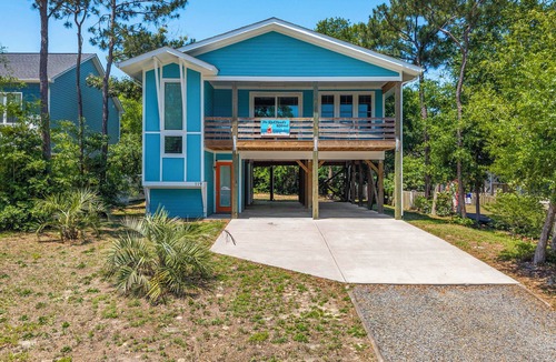 Oak Island Cottage | Family Home on Oak Island: 1 Mi to Beach & Pier!