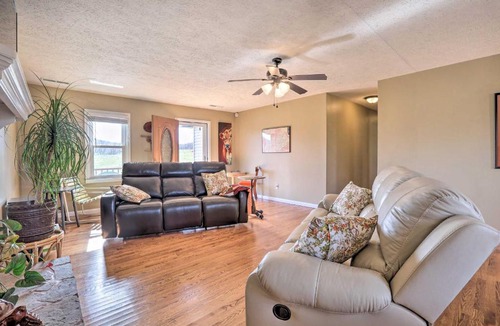 Monticello House | Family Home w/Deck, 2 Mi to Lake Cumberland