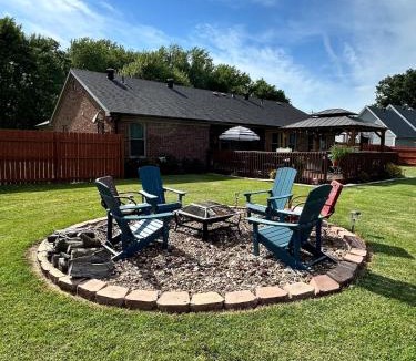 Owensboro House | Family Retreat 2 Kings Fenced Yard Gazebo Fire Pit