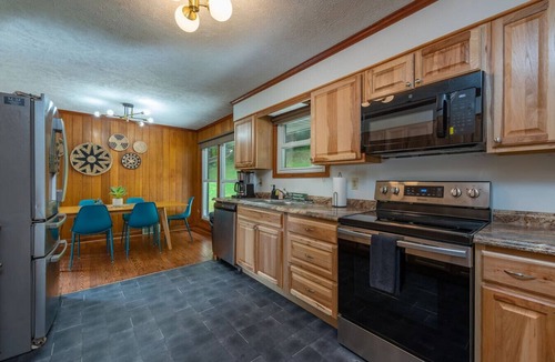 Waynesville House | Family Retreat, Fire Pit, Grill, and 4.5 Acres!