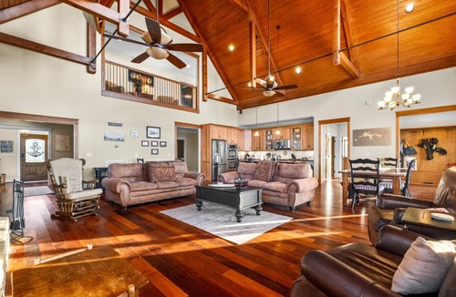 Centre House | Family Retreat ~ Waterfront Luxury Home Sleeps 26 Comfortably