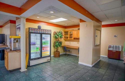 Greensboro Apartment | Family Suite|2 Beds & Pull-Out Sofa|Nsmk
