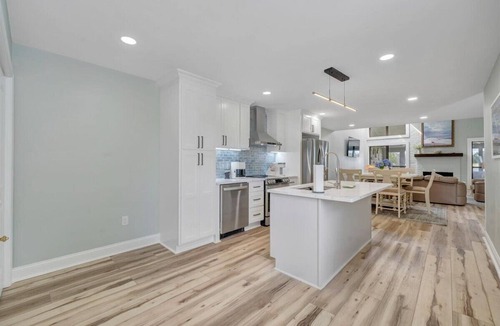 Smith Mountain Lake Cottage | Family Vacation Station - No Wake Lakefront Retreat on Smith Mountain Lake