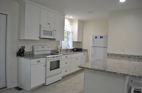 Arapahoe House | Fan Tail is located in Minnesott Beach, close to golf and ferry