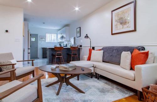 Truxton Circle House | Fancy 1-BR in Central Location Parking available