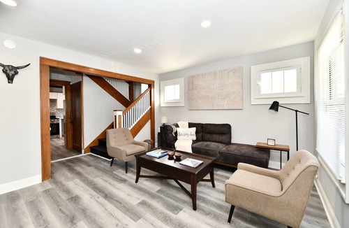 Near Eastside House | Fantastic 4-bedroom house with AC in vibrant Indianapolis