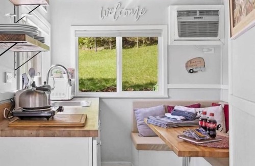 Lookout Valley Neighborhood Association Hotel | Farm Stay Pool 15min to Chattanooga
