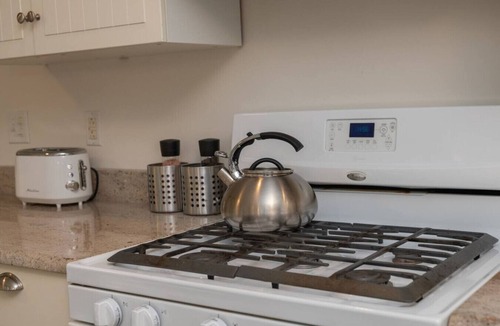 Zoe House | Fels Haus- Hot Tub, WiFi, Gas Grill, located on Cliffview Resort