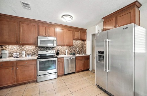 Baldwin House | Fenced Backyard & Hammocks | 3BR Family Home