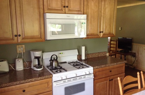Hico Cabin | Fern Creek Cabins @ New River Gorge, Secluded, White Water, Hiking, Hot Tub.
