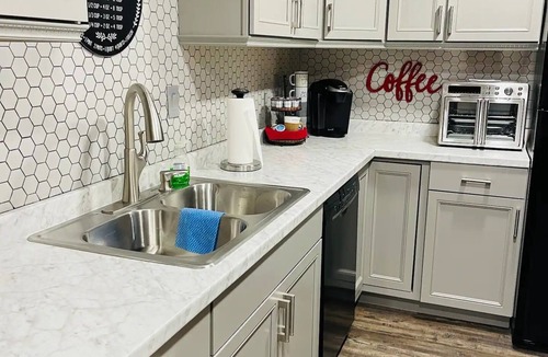 Galax Apartment | Fiddlers Roost - Walking Distance to Historic Downtown Galax, Virginia