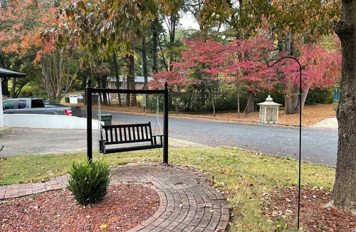 Hapeville Apartment | SPORTS FANS STAY HERE! Excellent location minutes from Atlanta Airport and STADIUM