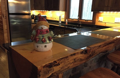 Warsaw Cabin | Find peace, tranquility and nature—secluded cabin on 42 acres with fishing pond