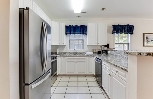 St. James Condo | First Floor Dog Friendly Marina Condo