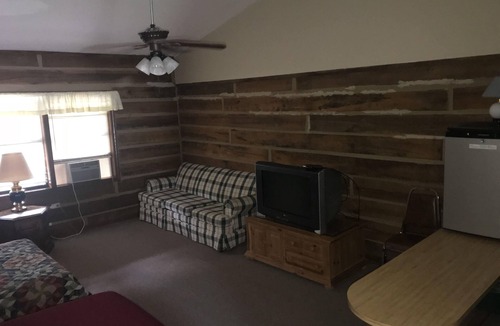 Hardin Apartment | Fishermen and families wanted!