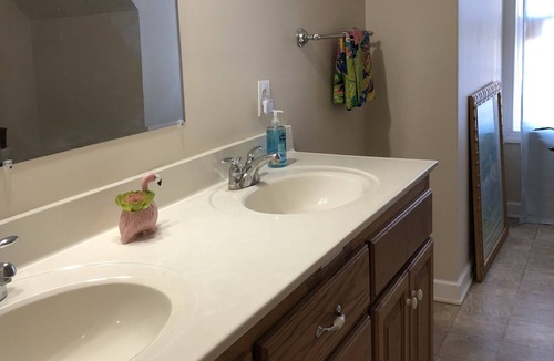 Gloucester Point House | Flamingo Hospitality Room 2 and Hot Tub
