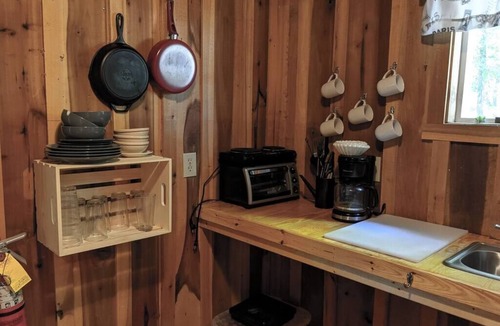 Helmsburg Cabin | "Flatts" Deluxe Camping Cabin #6 | Pet Friendly
