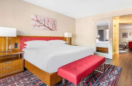 West End Hotel | Four 1-Bedroom King Stays w/Kitchenettes | Free Breakfast | 0.5 Mi to Georgetwn