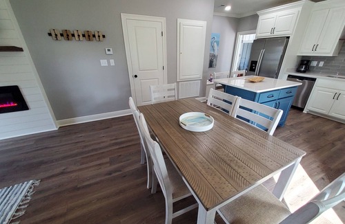 Biloxi House | Four Palms Unit D, 500ft to Beach, Walk 2 Casinos!