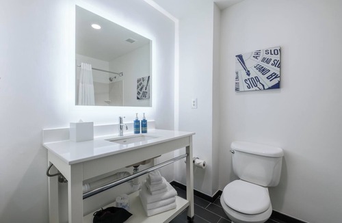 Fairgrounds Hotel | Four Points by Sheraton Louisville Airport