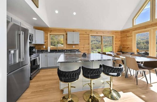 Canton House | Fox Run Log Cabin~ LUXE~Asheville~Dutch Cove