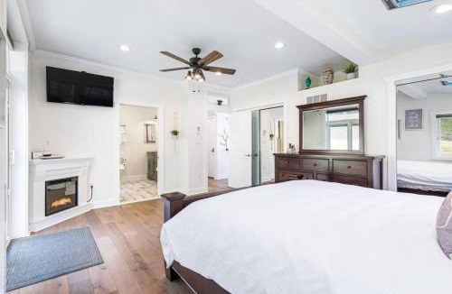 Smithsburg House | Foxfire - Secluded Zen Retreat with Spa & Views