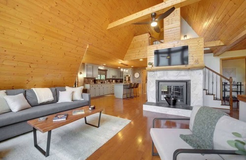 Franklin House | Franklin A-Frame with Hot Tub and Mountain Views