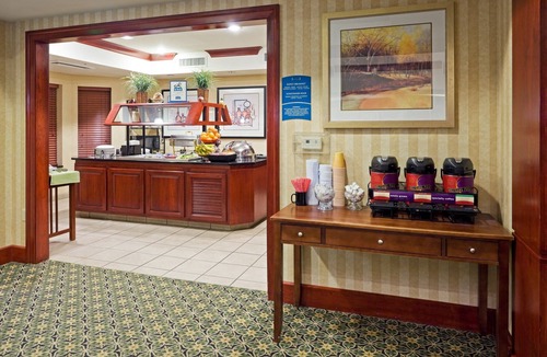 Cranbury Condo | Free Breakfast Buffet. Gym. Only 20 Min from Princeton.