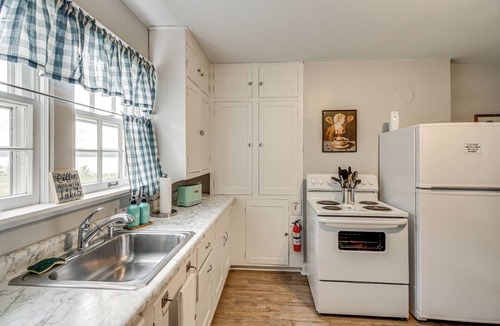 Cushing House | Friendly Cushing Home w/Dock & Fire Pit