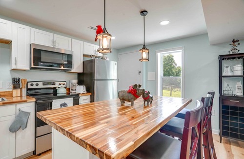 Front Royal Apartment | Front Royal Studio w/Mtn Views & Brick Oven