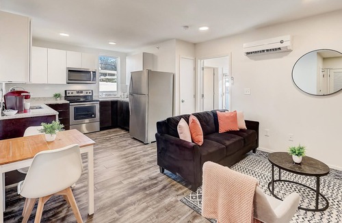 Hillsboro West End Apartment | Frontdesk | 1 BR Apt near The Parthenon
