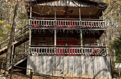 Waynesboro Hotel | Frontier Hideaway Room 31