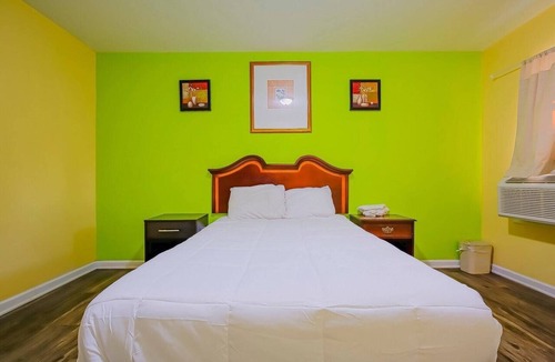 Markham Apartment | Full Bed | Non Smoking