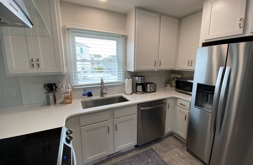 Holden Beach House | FULLY RENOVATED: pool, walk to beach, water views!