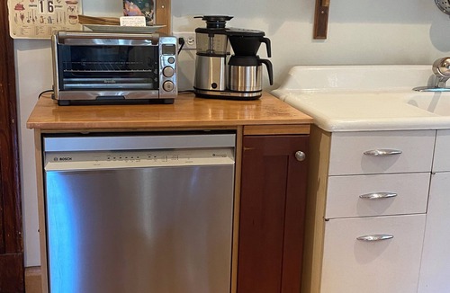 St. Ben's Apartment | Fully restored 1911's 2-Flat on Chicago’s family friendly quiet North Side.