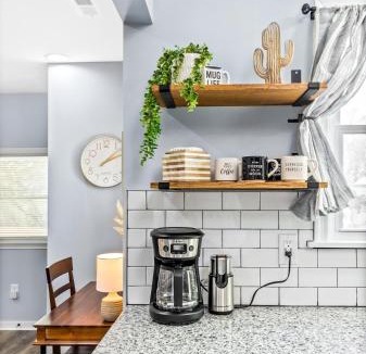 Montrose House | Fulton Hill Grove! Trendy and Central Hide-a-way!
