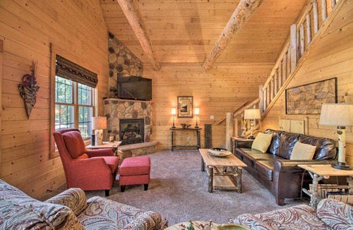 Garrison House | Garrison Golf Course Townhome 1 Mi to Lake!