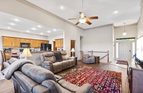Branson West House | Gated Community Onsite Golf Course Hot Tub Air Hockey Foosball Board Games Free SDC Tickets